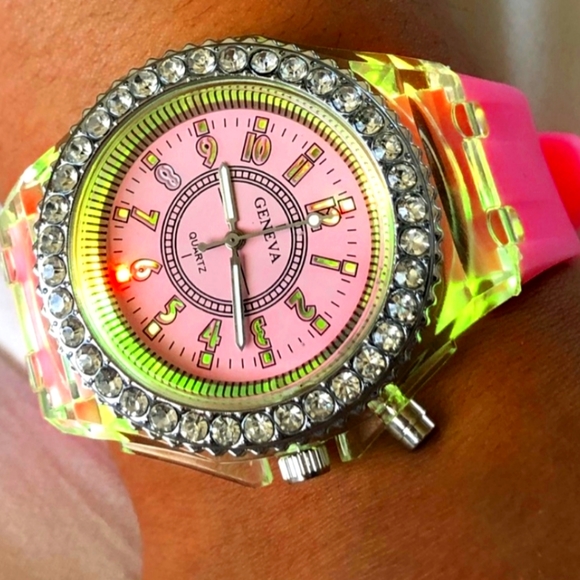 🪩Nwt Pink LED Light Up Watch With Swarvoski Crystals💎 - Picture 10 of 16